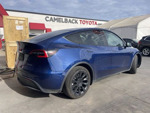 Used 2021 Tesla Model Y Long Range image 2