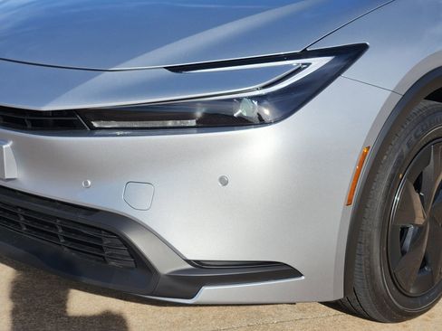 Used 2026 Toyota Prius LE image 9