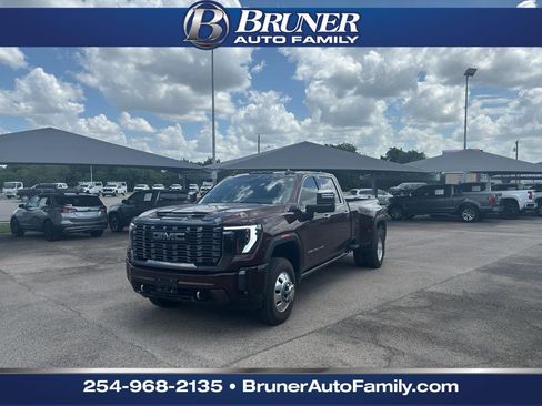 Used 2024 GMC Sierra 3500 Denali Ultimate AWD/4WD image 1
