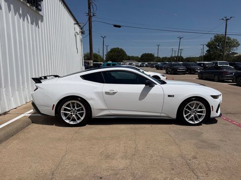 Used 2024 Ford Mustang GT Premium w/ GT Performance Package RWD image 8
