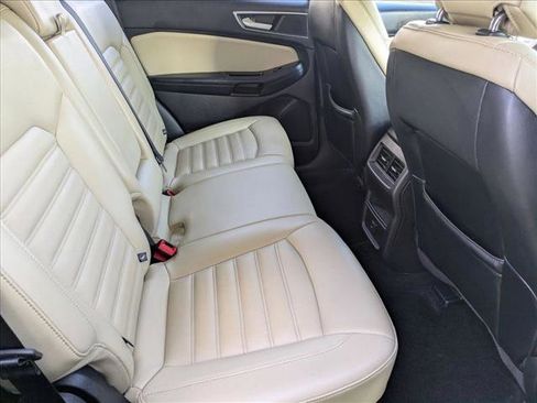 Used 2017 Ford Edge SEL w/ Equipment Group 201A AWD/4WD image 18
