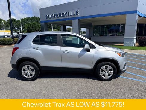 Used 2017 Chevrolet Trax LS FWD image 4