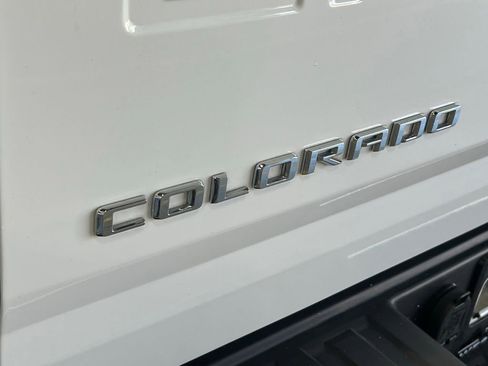 Used 2022 Chevrolet Colorado LT w/ Safety Package image 37