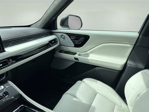 New 2026 Lincoln Aviator Black Label w/ Jet Appearance Package AWD/4WD image 17