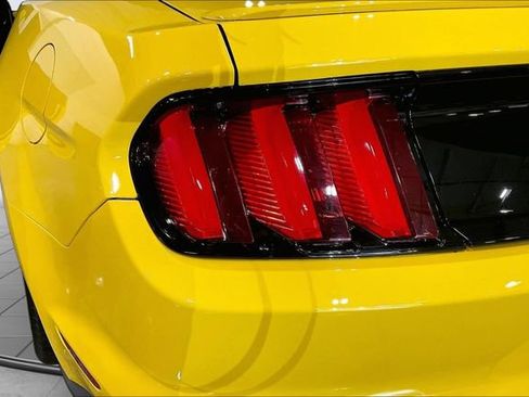 Used 2016 Ford Mustang GT Premium w/ Equipment Group 401A RWD image 29