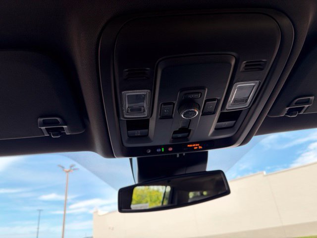 Used 2025 Chevrolet Suburban Z71 w/ Z71 Off-Road Package AWD/4WD image 37
