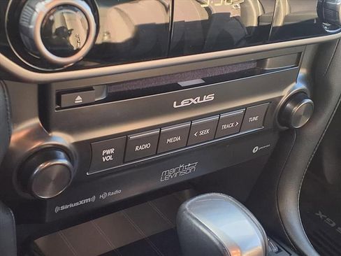 Used 2023 Lexus GX 460 Premium w/ Accessory Package image 8
