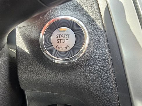 Used 2017 Nissan Altima 2.5 SV FWD image 35