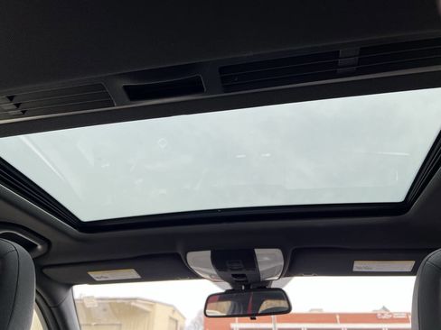 Used 2011 Mercedes-Benz C 300 Sedan image 25