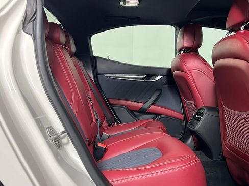 Used 2018 Maserati Ghibli S GranLusso image 13