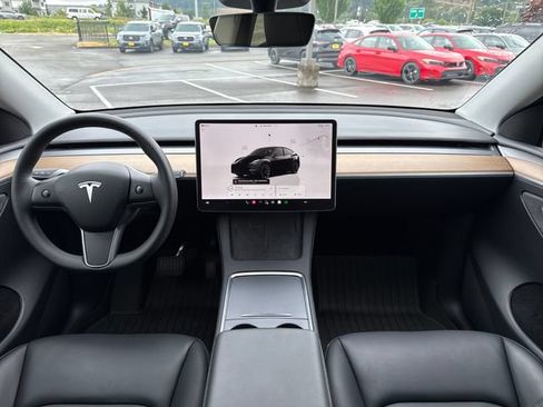 Used 2024 Tesla Model Y Long Range AWD/4WD image 13