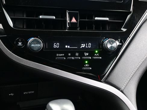 Used 2023 Toyota Camry SE w/ Protection Package (Q2) (TMS) FWD image 20