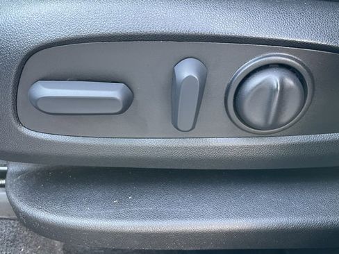 Certified 2023 Chevrolet Traverse LT w/ LT Premium Package image 28