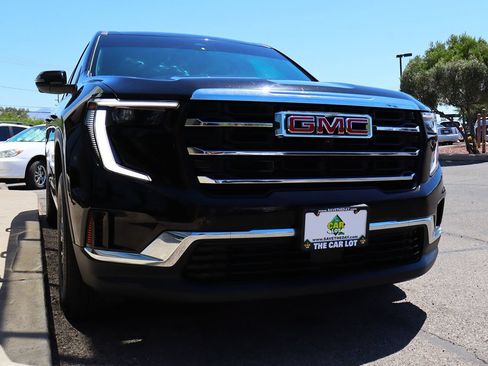 Used 2025 GMC Acadia Elevation FWD image 18