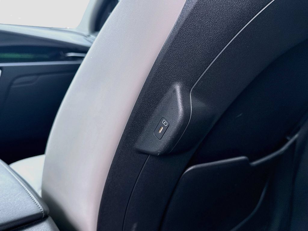 Certified 2023 Kia Niro EX FWD image 34