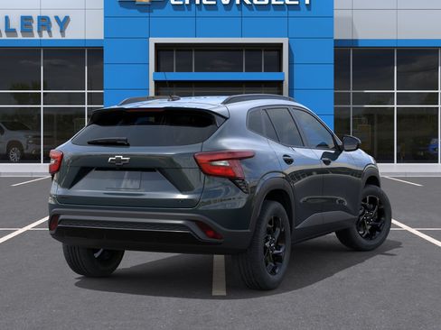 New 2026 Chevrolet Trax LT w/ Driver Confidence Package FWD image 4