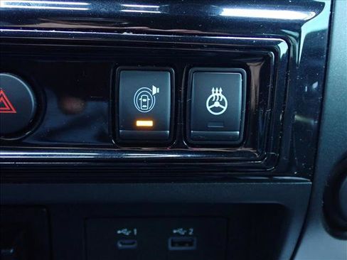 Used 2020 Nissan Titan PRO-4X w/ Pro-4x Convenience Package AWD/4WD image 19