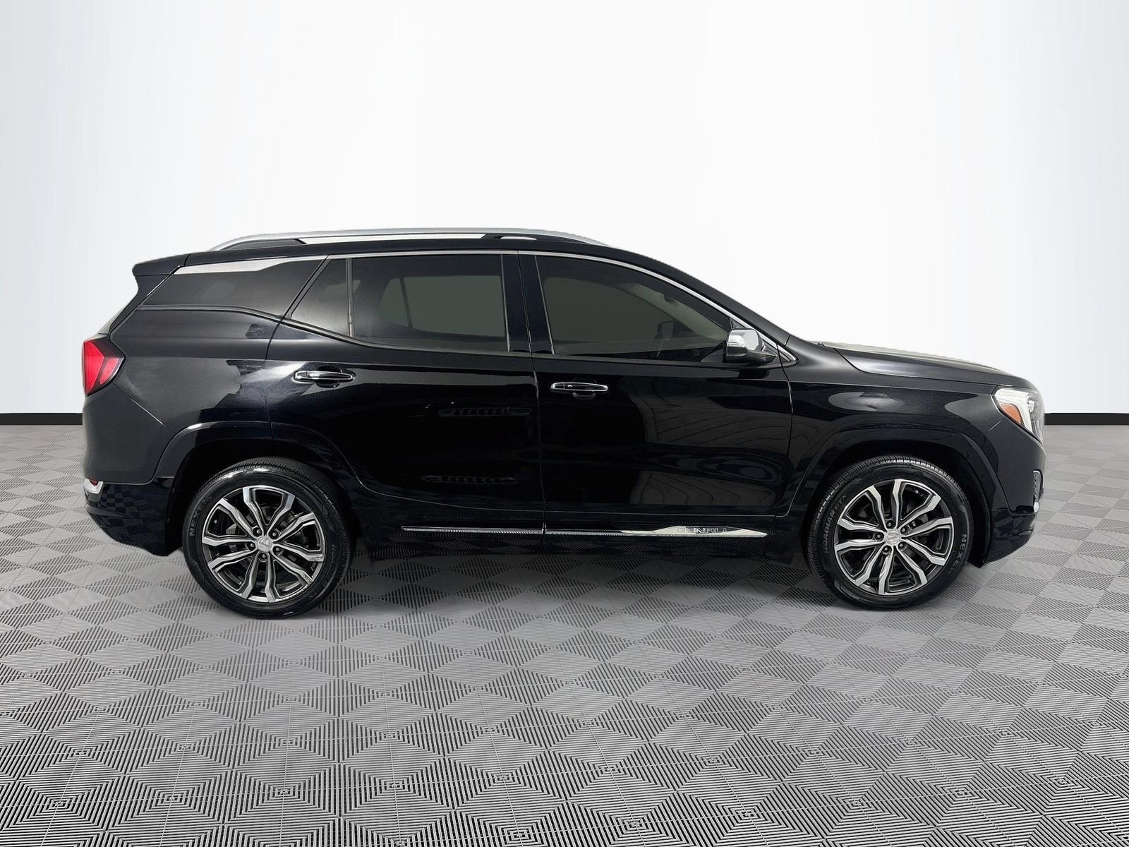 Used 2020 GMC Terrain Denali FWD image 8