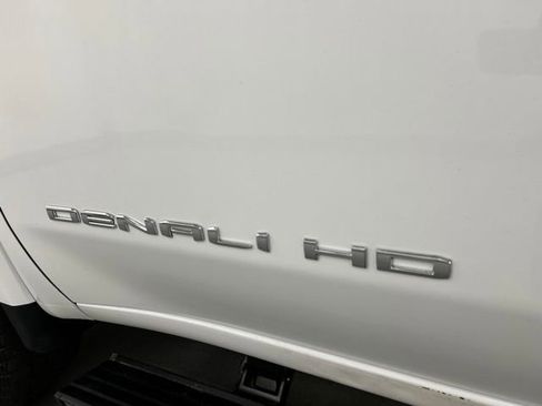 Used 2024 GMC Sierra 2500 Denali Ultimate AWD/4WD image 15