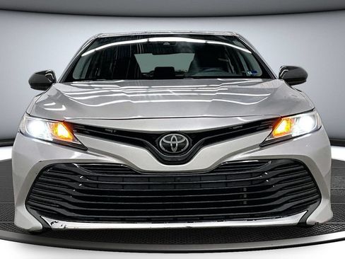 Used 2020 Toyota Camry LE FWD image 2