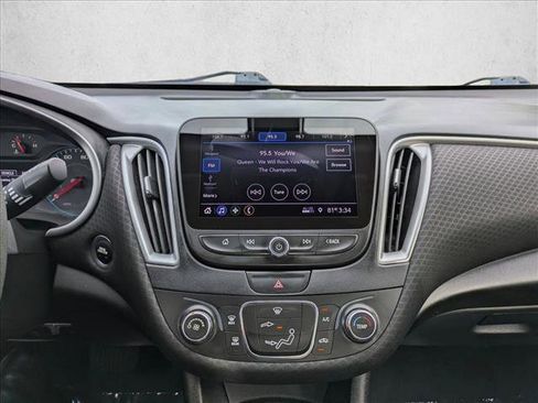 Used 2019 Chevrolet Malibu LS image 13