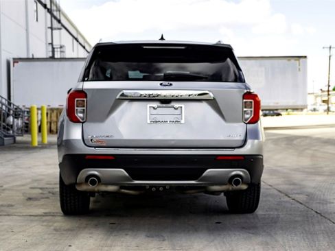 Used 2024 Ford Explorer Limited image 6