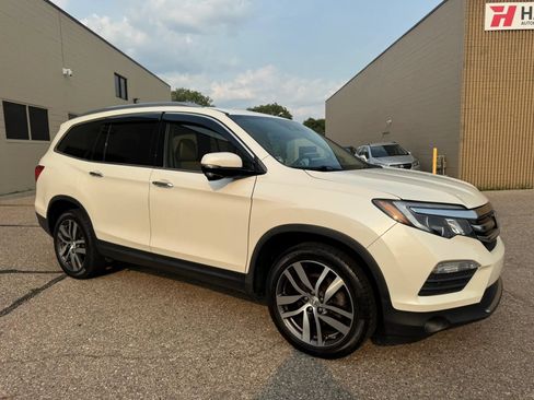 Used 2016 Honda Pilot Touring image 12