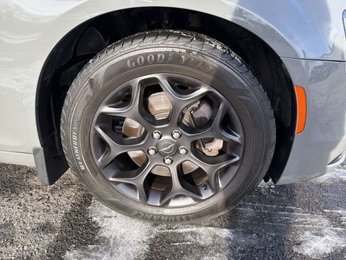 Used 2019 Chrysler 300 S w/ 300S Premium Group image 33