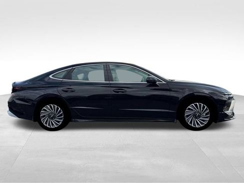 New 2025 Hyundai Sonata Limited image 9