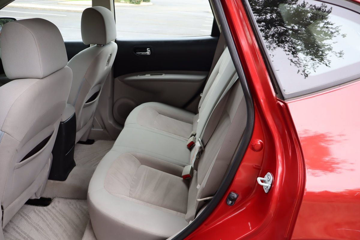 Used 2015 Nissan Rogue S AWD/4WD image 20