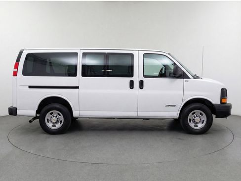 Used 2025 Chevrolet Express 3500 LT w/ LT Preferred Equipment Group image 11