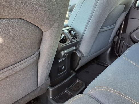 Used 2025 Jeep Wrangler Unlimited Sahara w/ Safety Group AWD/4WD image 11