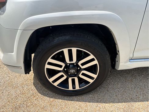 Used 2017 Toyota 4Runner Limited image 12