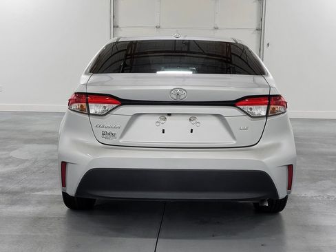 Used 2024 Toyota Corolla LE image 7