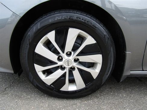 Used 2012 Nissan Altima 3.5 SR w/ Technology Pkg FWD image 39