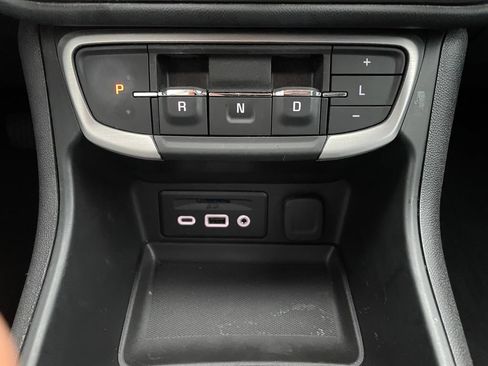 Used 2023 GMC Terrain SLT FWD image 19