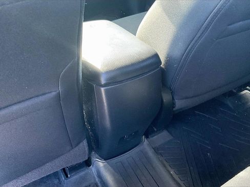 Used 2018 Toyota RAV4 XLE image 28