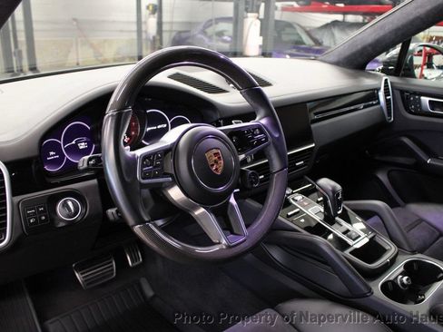 Used 2023 Porsche Cayenne GTS w/ Premium Package AWD/4WD image 15