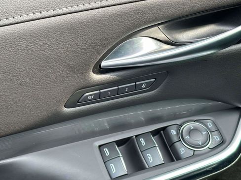 Used 2024 Cadillac XT4 Premium Luxury image 17