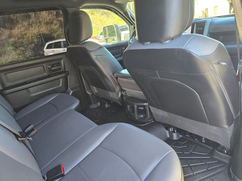 Used 2025 RAM 3500 Tradesman w/ Chrome Appearance Group AWD/4WD image 28