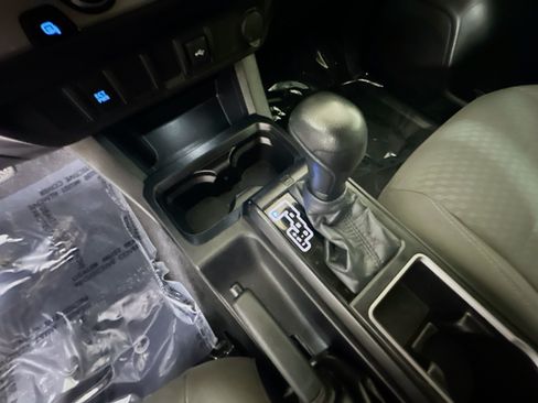 Used 2020 Toyota Tacoma SR w/ SR Convenience Package RWD image 21