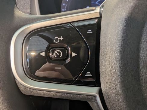 New 2026 Volvo XC90 B6 Plus w/ Protection Package Premier image 17