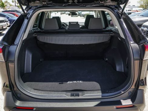Used 2020 Toyota RAV4 XLE w/ Carpet Mat Package FWD image 25