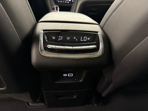 Used 2024 Cadillac XT6 Premium Luxury AWD/4WD image 31