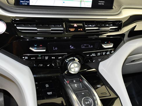 Used 2025 Acura MDX SH-AWD w/ Technology Package image 28