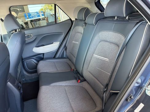 Certified 2024 Hyundai Venue Limited FWD image 17