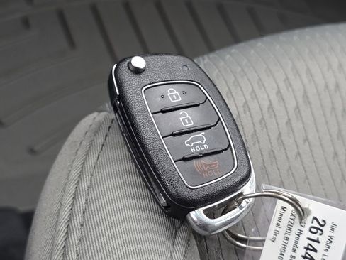 Used 2017 Hyundai Santa Fe Sport AWD/4WD image 27
