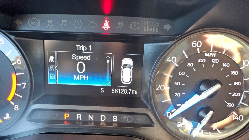 Used 2018 Ford Explorer XLT FWD image 34