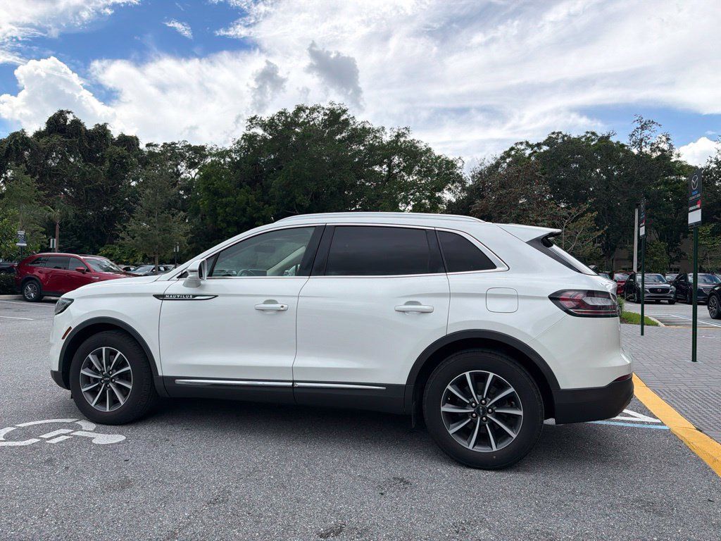 Used 2022 Lincoln Nautilus FWD image 10
