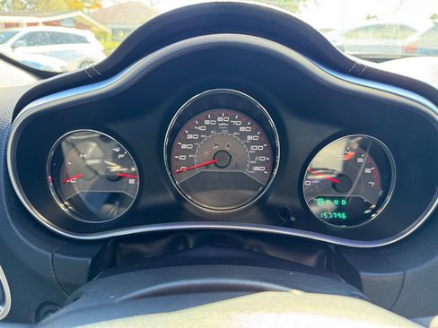 Used 2011 Dodge Avenger Express image 6